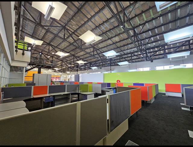3,888M² OFFICE TO LET IN LONGMEADOW